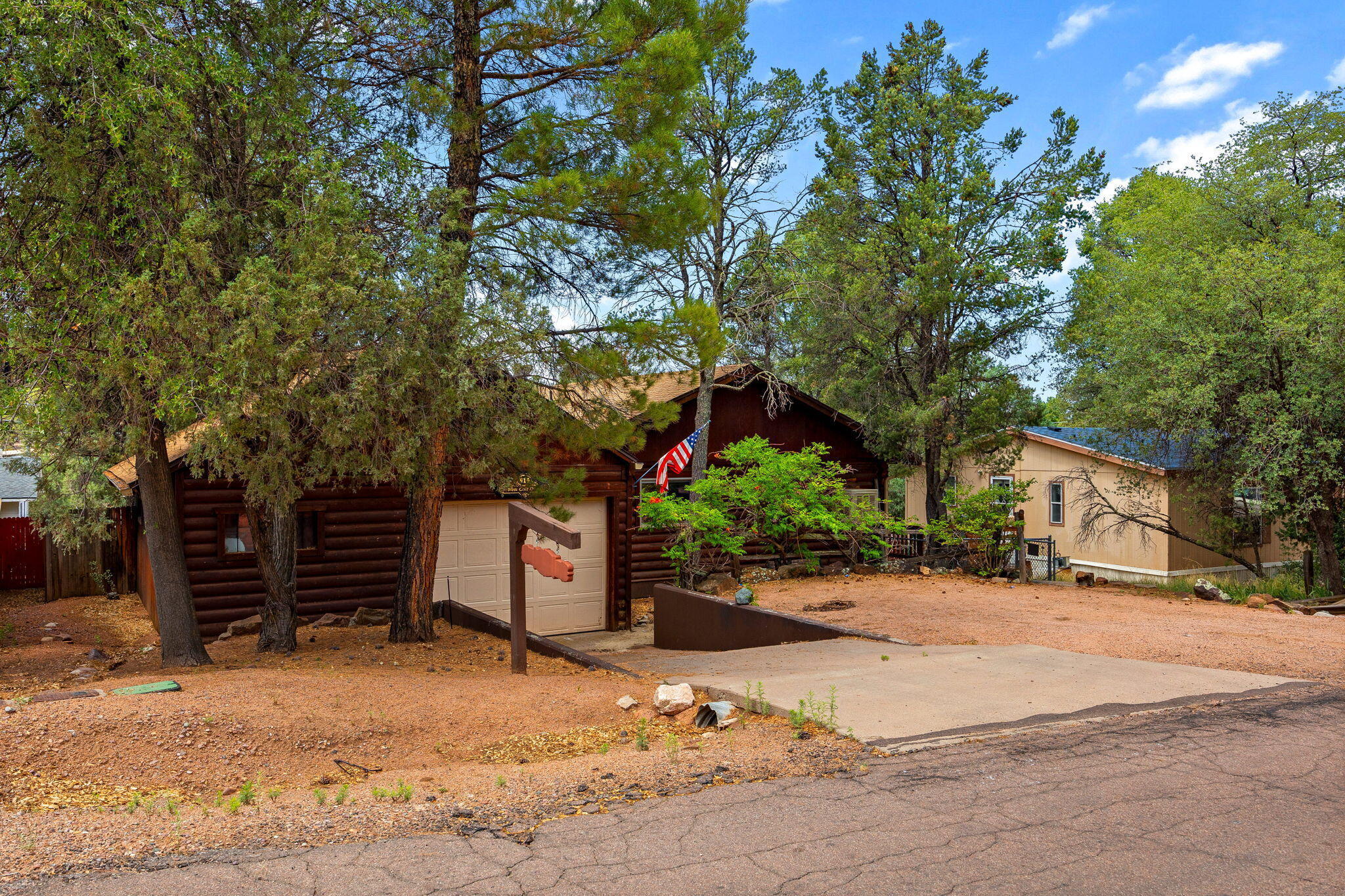 Property Photo: 815 W Colt Drive AZ 85541