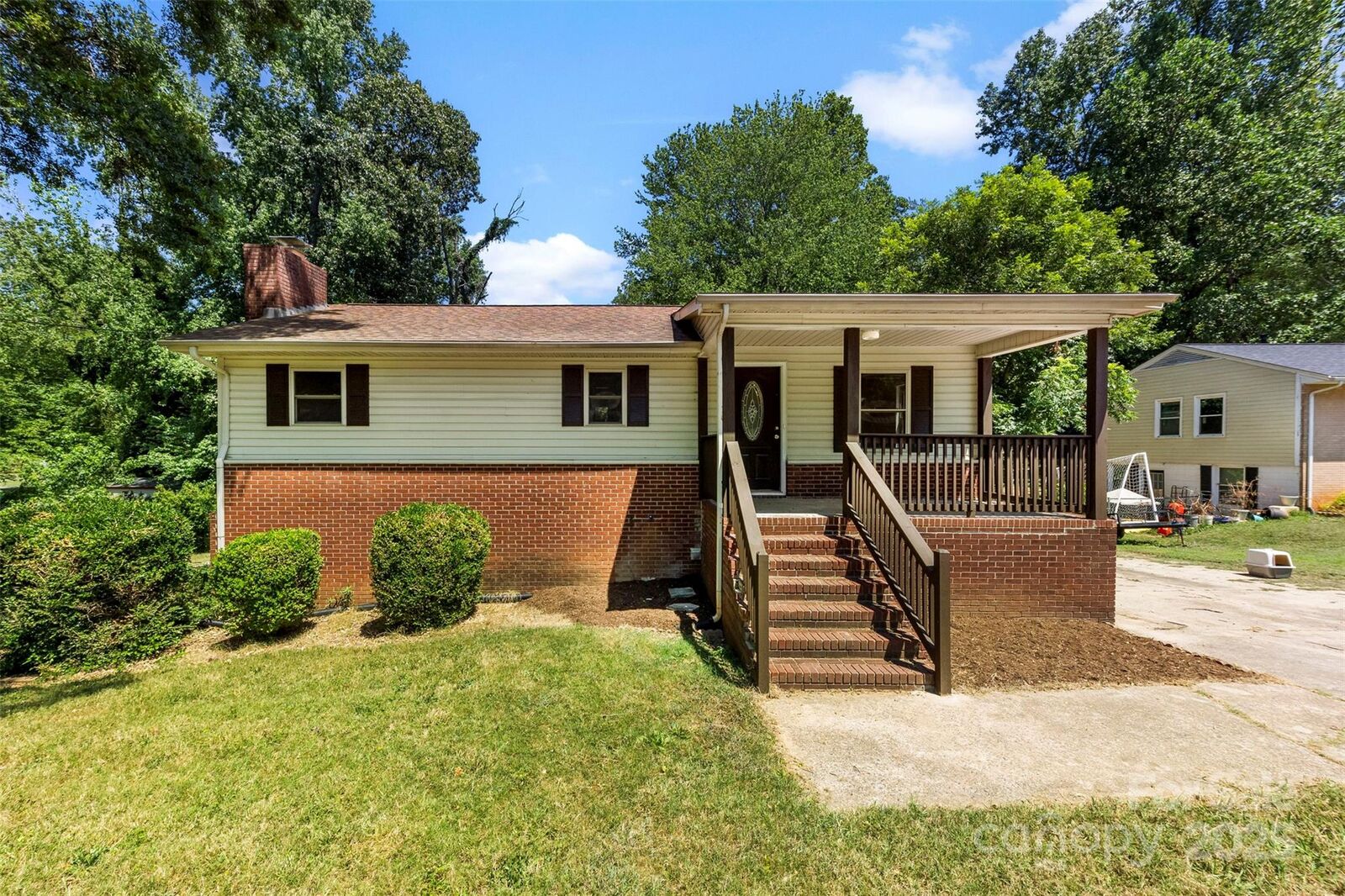 Property Photo: 806 Boyce Street NC 28086