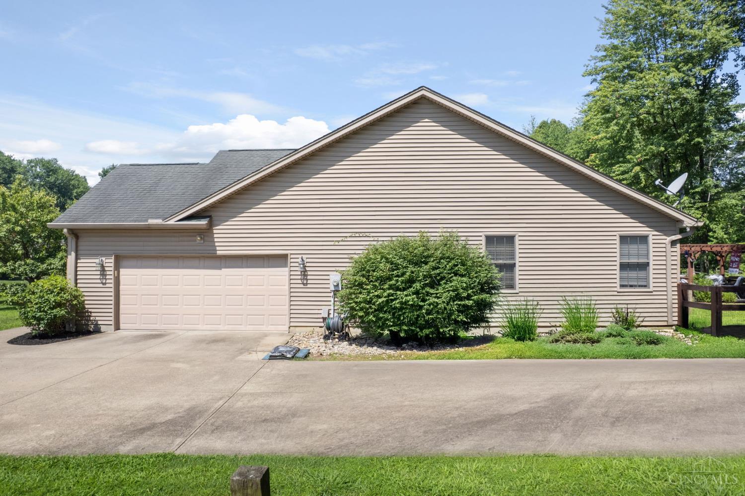 Property Photo:  2022 Wood Brook Drive  OH 45102 