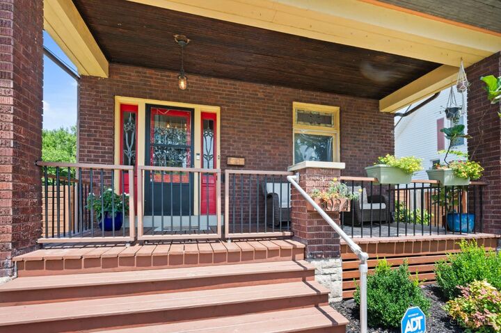 Property Photo: 3024 Hull Avenue OH 45211