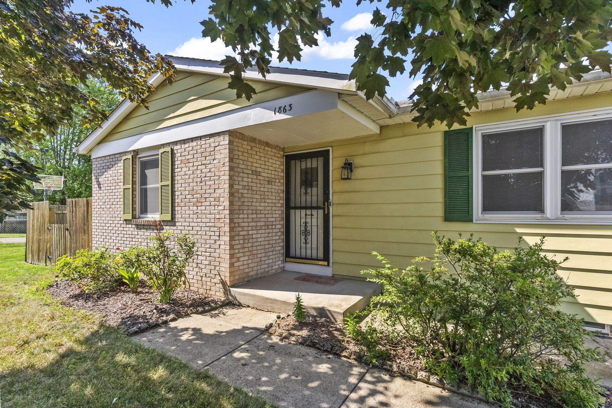 Property Photo:  1863 Willow Run Road  OH 43123 