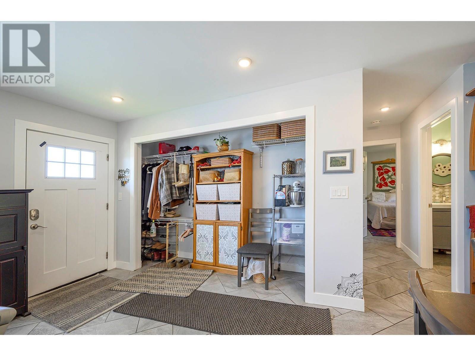 Property Photo:  925 Fraser Street  BC V2C 3H6 