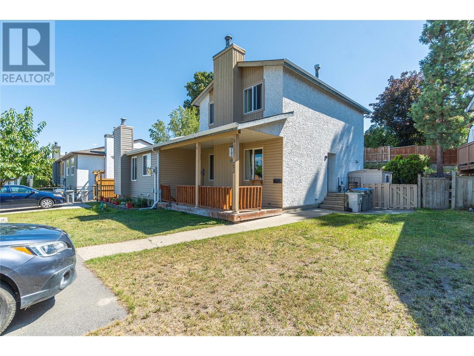 Property Photo:  265 Hollyburn Drive  BC V2E 1Y9 