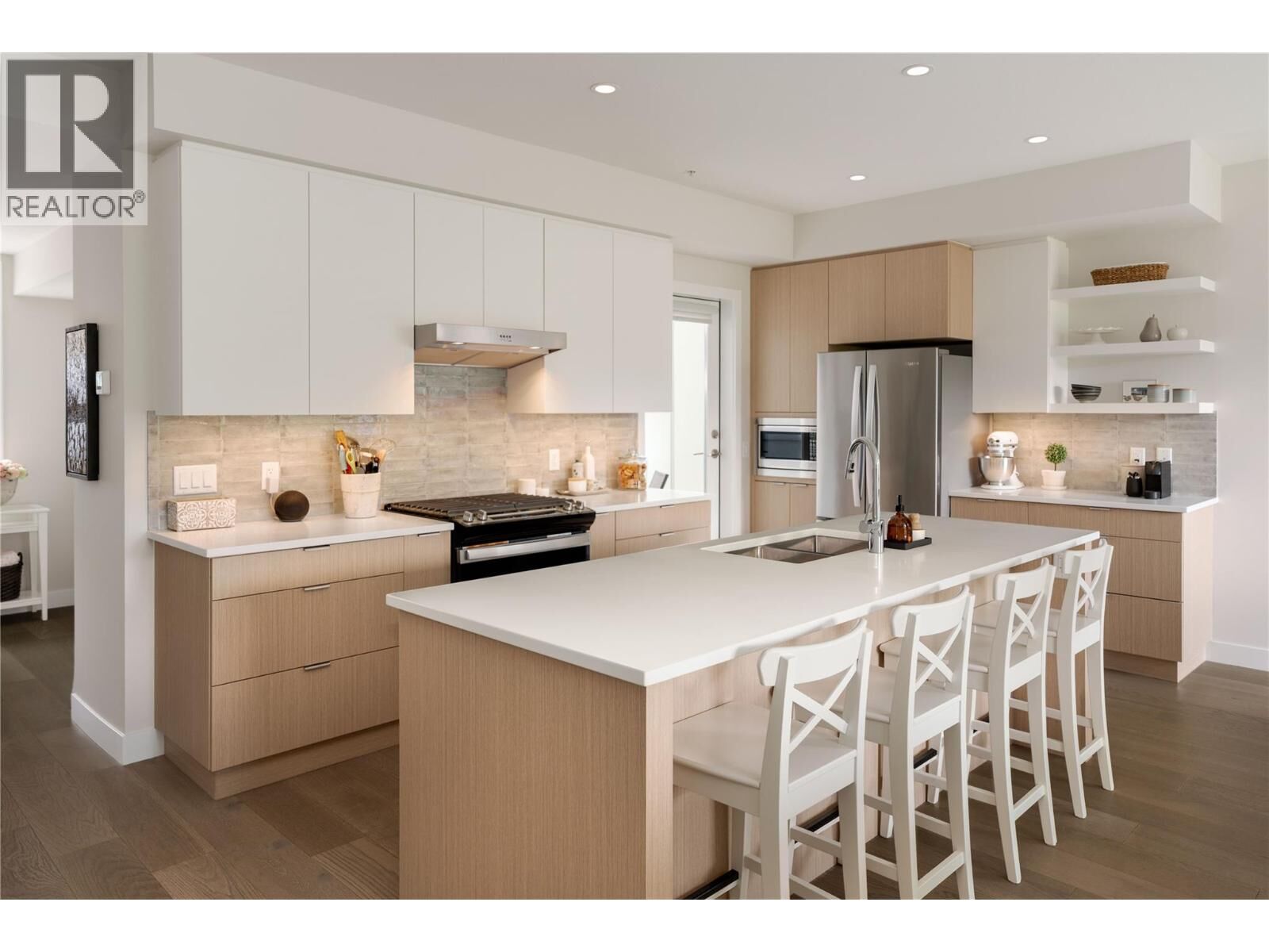 Property Photo: 3719 Woodsdale Road 17 BC V4V 1X2