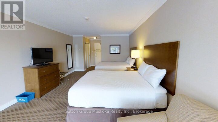Property Photo: 421 Bayshore - Deerhurst Drive 421 ON P1H 2E8