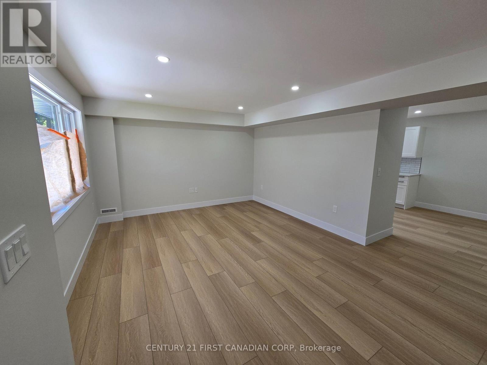 Photo de la propriété:  640 Victoria Street 1  ON N5Y 4C1 