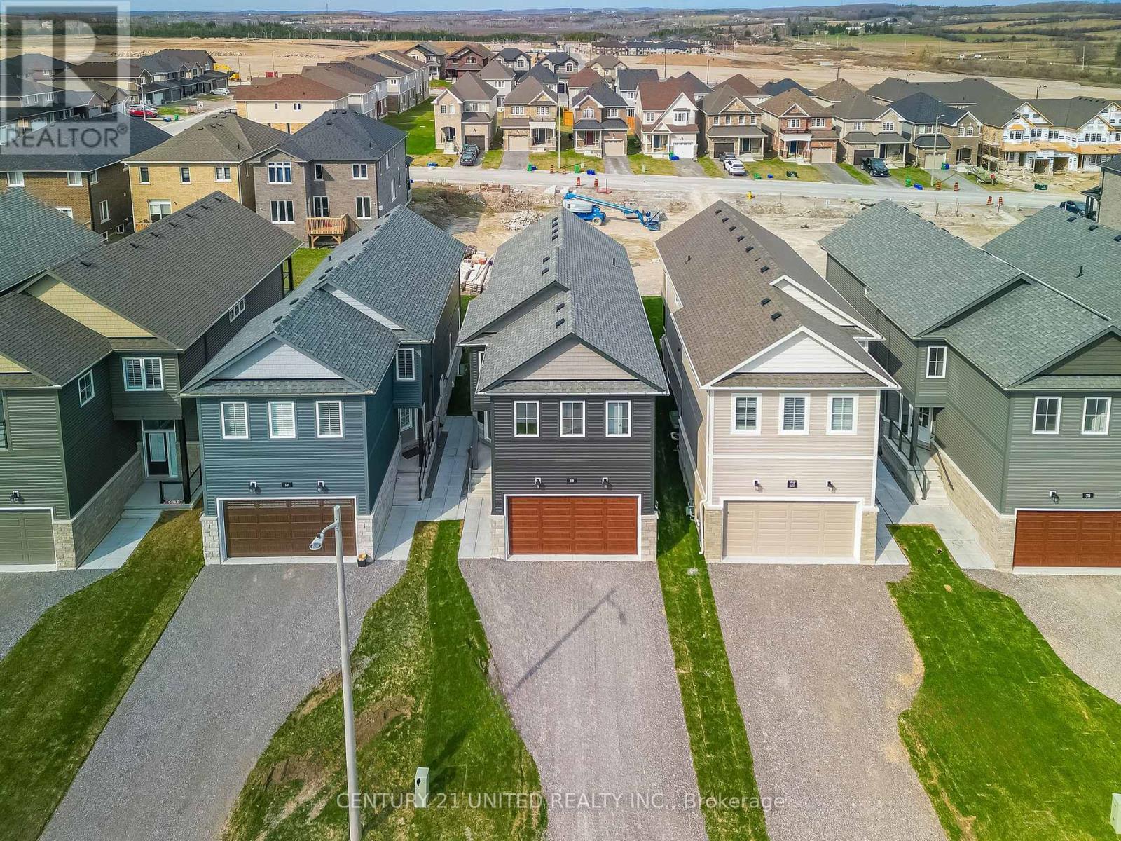 Property Photo:  319 Mullighan Gardens  ON K9K 0H2 