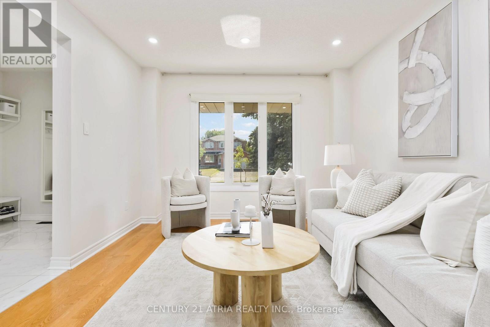 Property Photo: 11 Valley Centre Drive ON M1X 1K9
