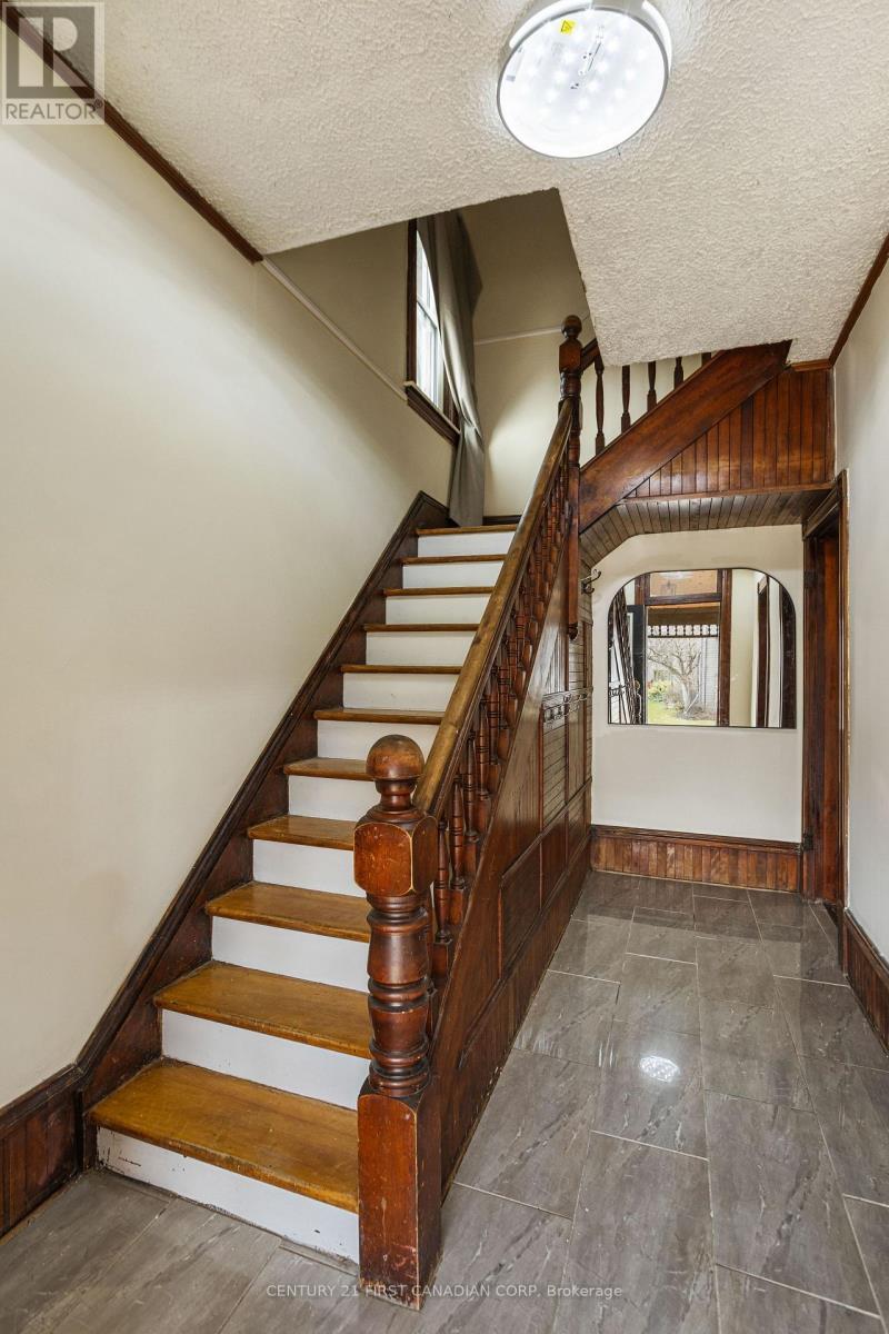 Photo de la propriété:  79 Scott Street  ON N5P 1L1 