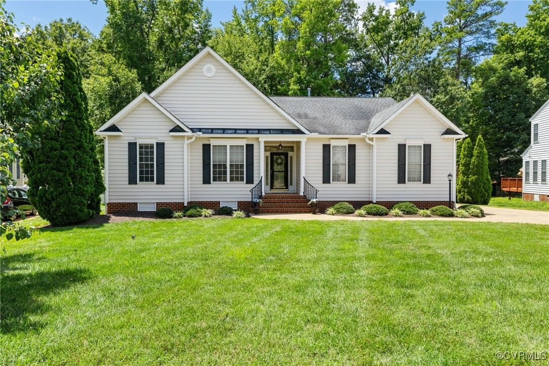 Property Photo: 8759 Brays Fork Drive VA 23060