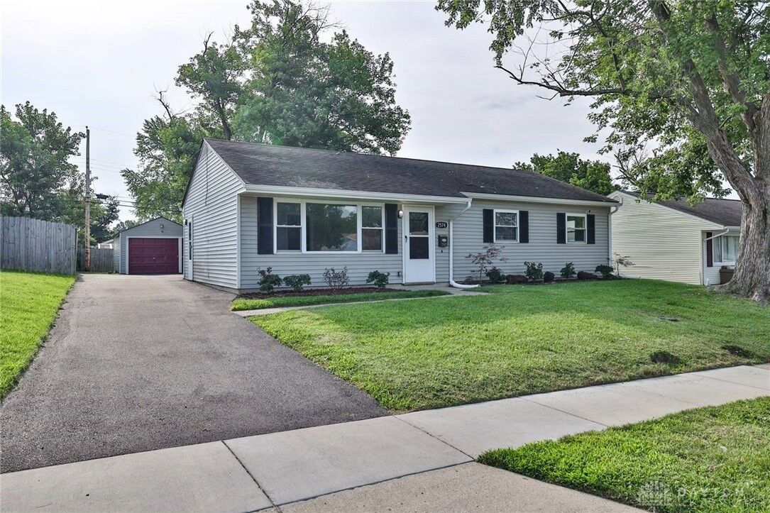 Property Photo: 2574 Crestwell Place OH 45420