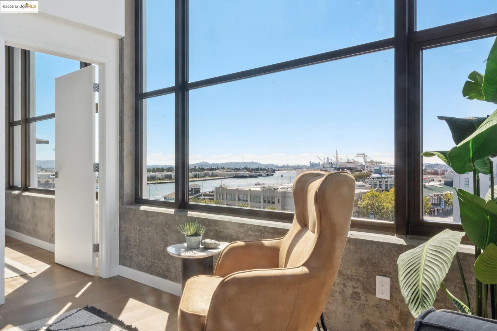 Property Photo: 311 2nd St 816 CA 94607