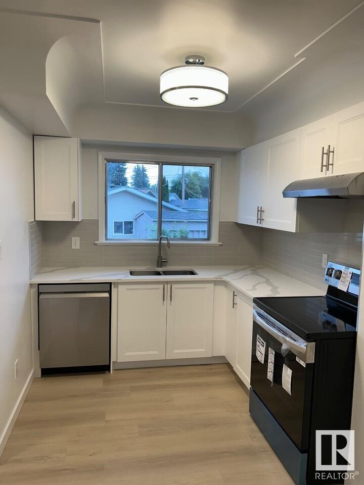 Property Photo:  14 O'Brien Drive  AB T8L 2L3 
