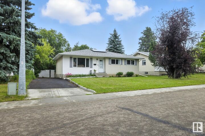 9 Oatway Street  Spruce Grove AB T7X 2E5 photo