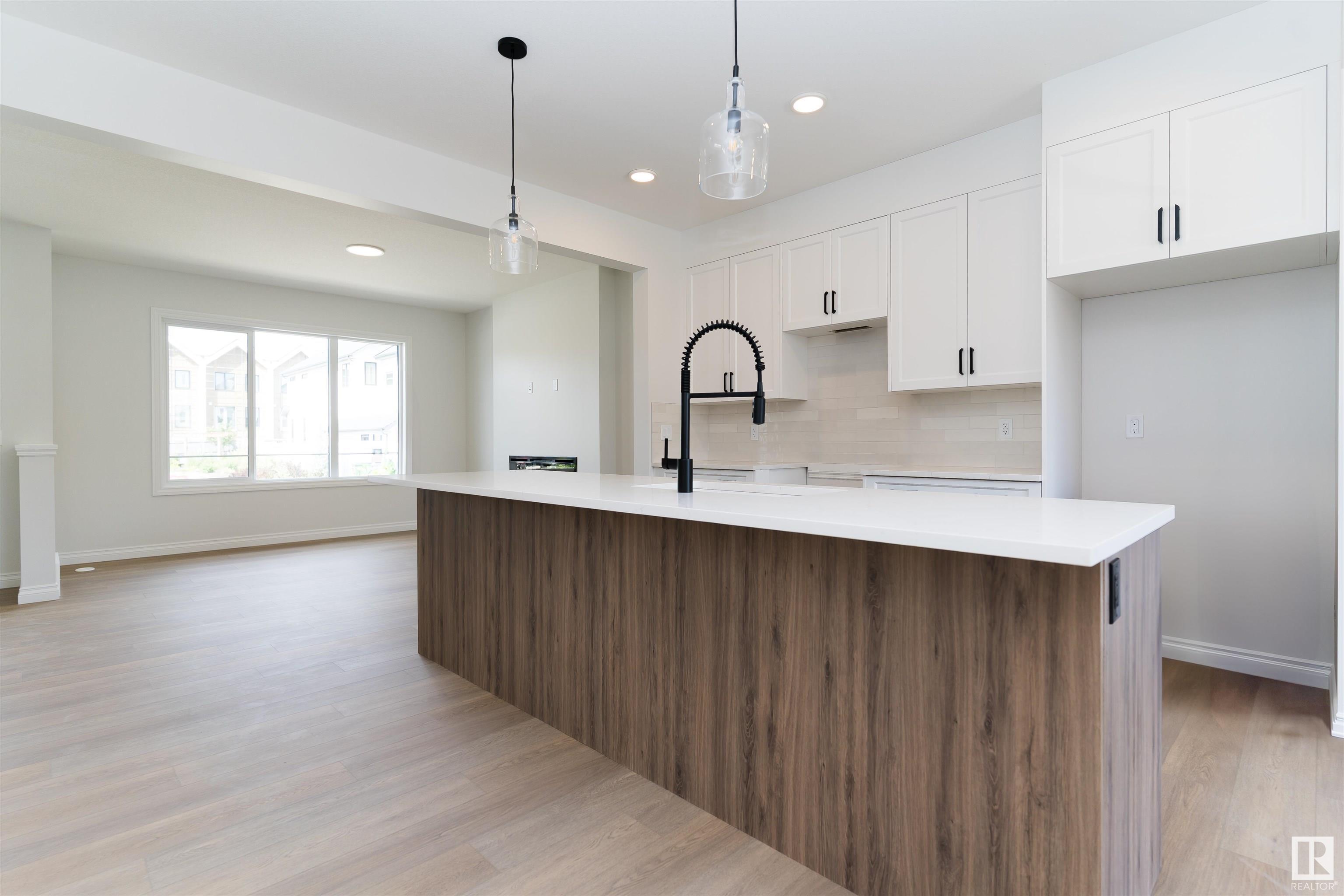 Photo de la propriété:  6343 Greenaway Avenue NW  AB T5E 6Y6 