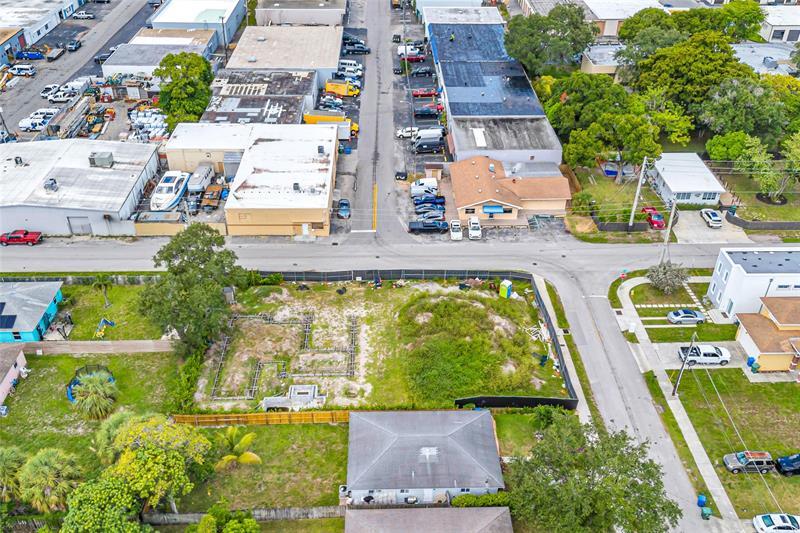 Property Photo: 3210 NE 3rd Ave FL 33334