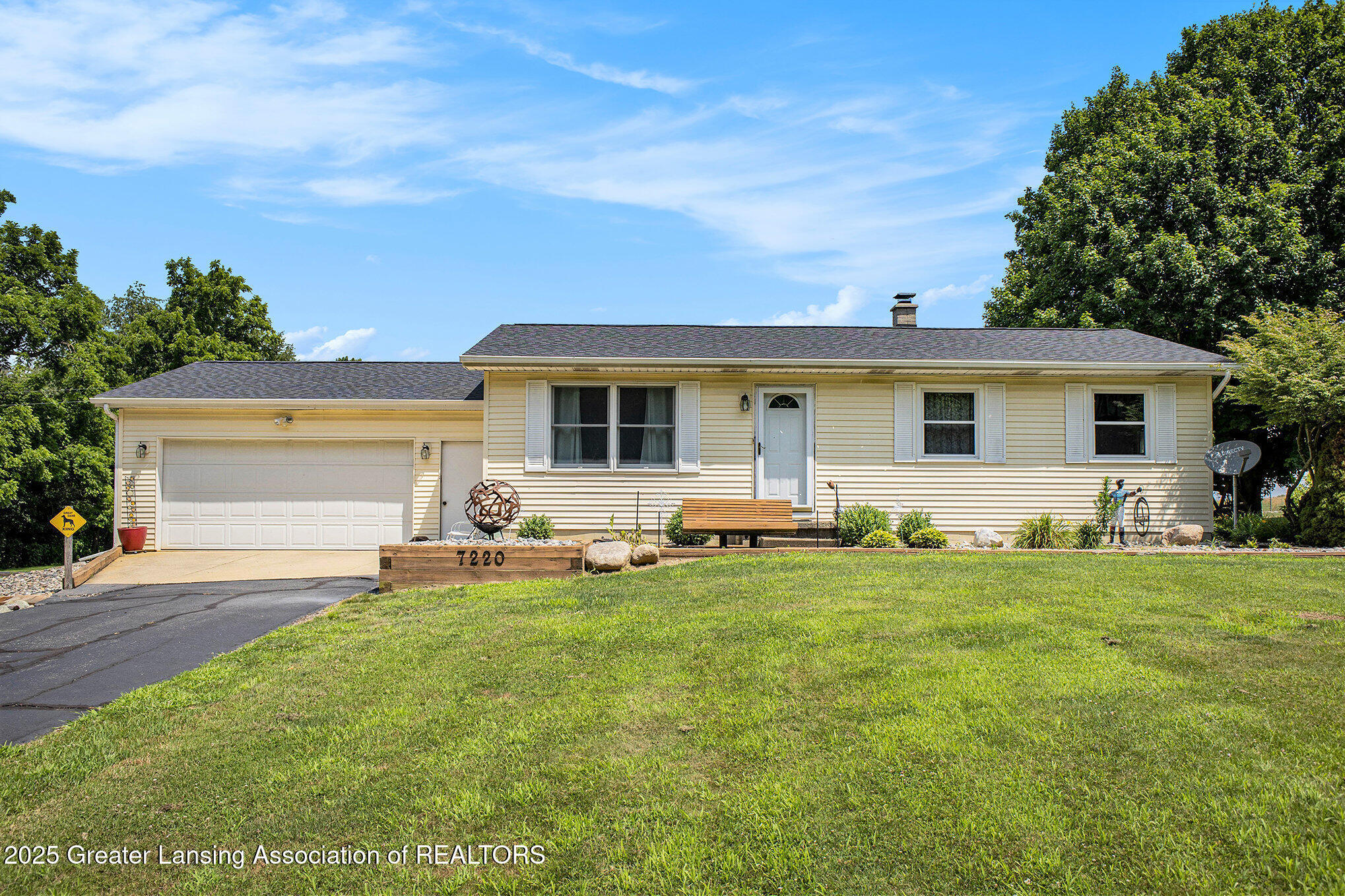 Property Photo: 7220 W Mt Hope Highway MI 48861