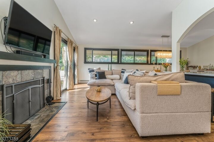 Property Photo:  32 Hillside Ct  NJ 08809 