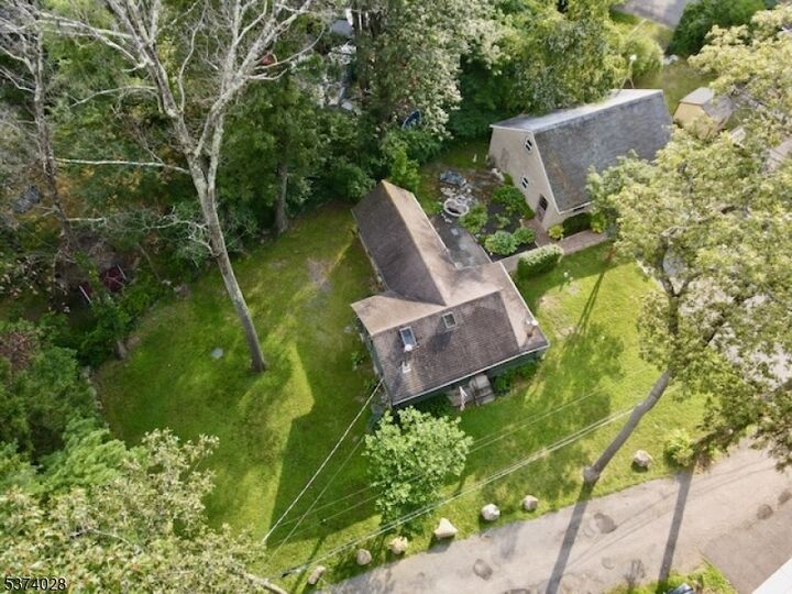 Property Photo:  8 Rock Rd  NJ 07480 