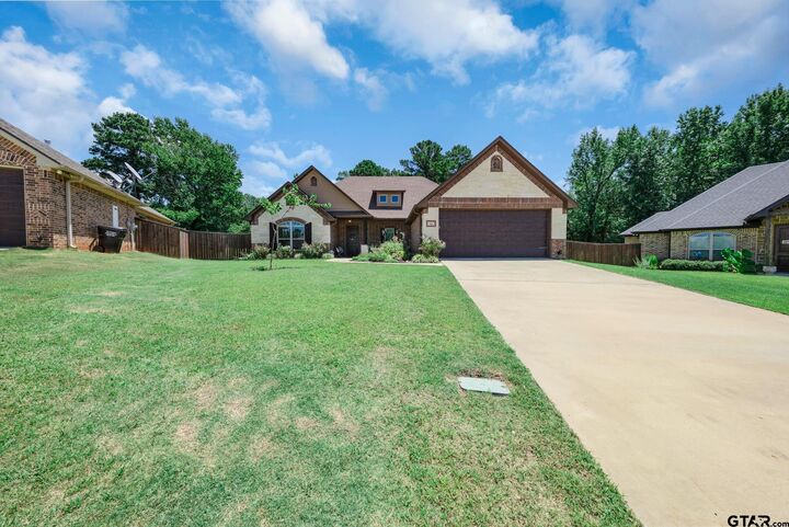 Property Photo: 3922 Gable Crest TX 75605