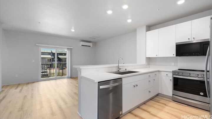 91-1170 Hoonaauao Street 511  Kapolei HI 96707 photo