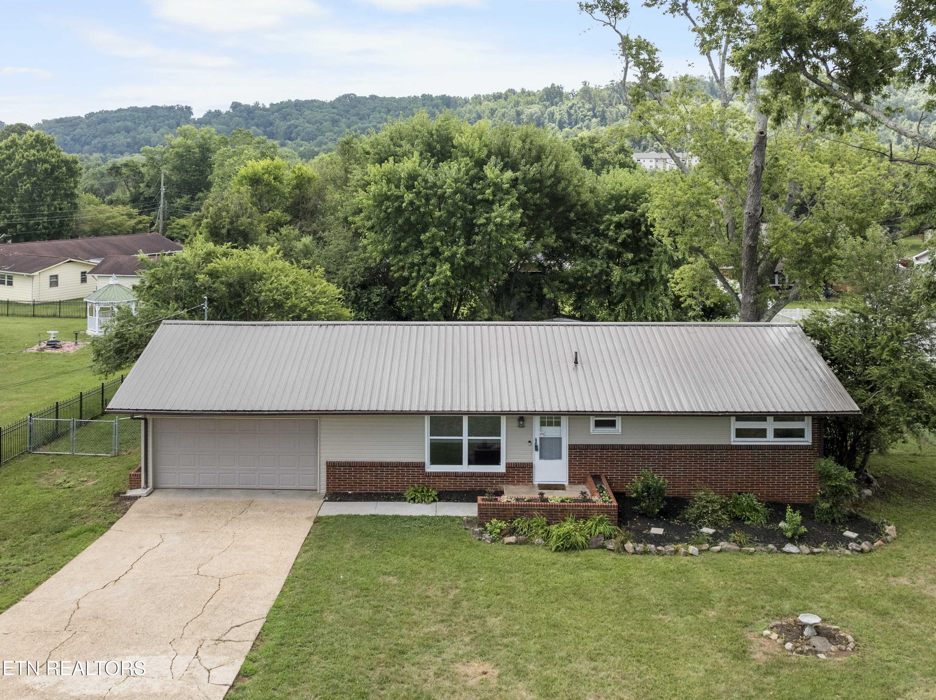 Property Photo: 2312 Capri Drive TN 37912