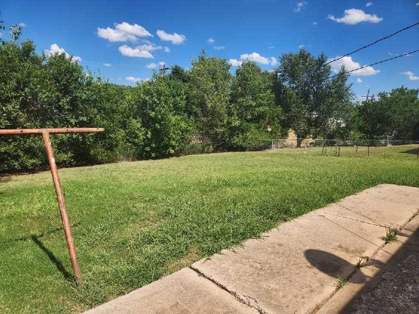 Property Photo: 2313 NW Austin Dr OK 73505