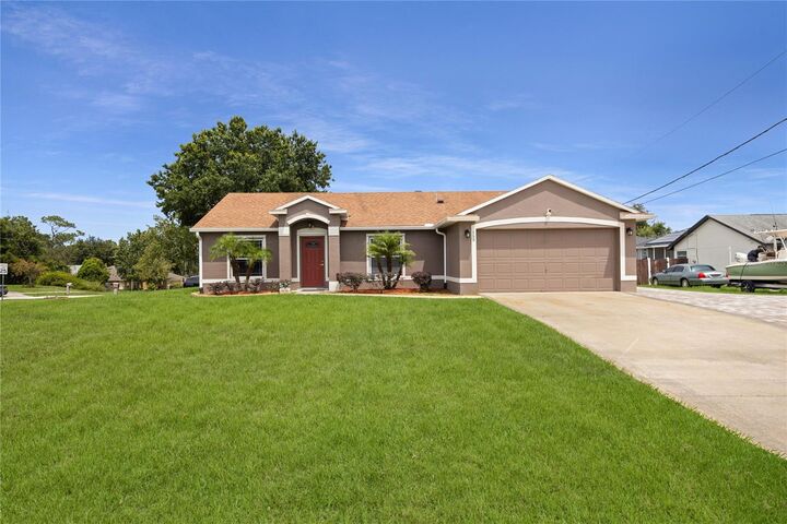 Property Photo: 159 Larchmont Drive FL 32738