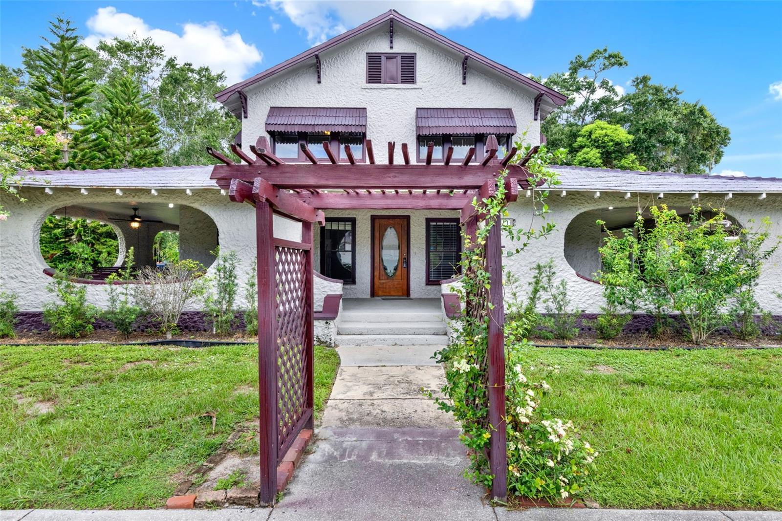 Property Photo:  211 Cassady Street  FL 32784 