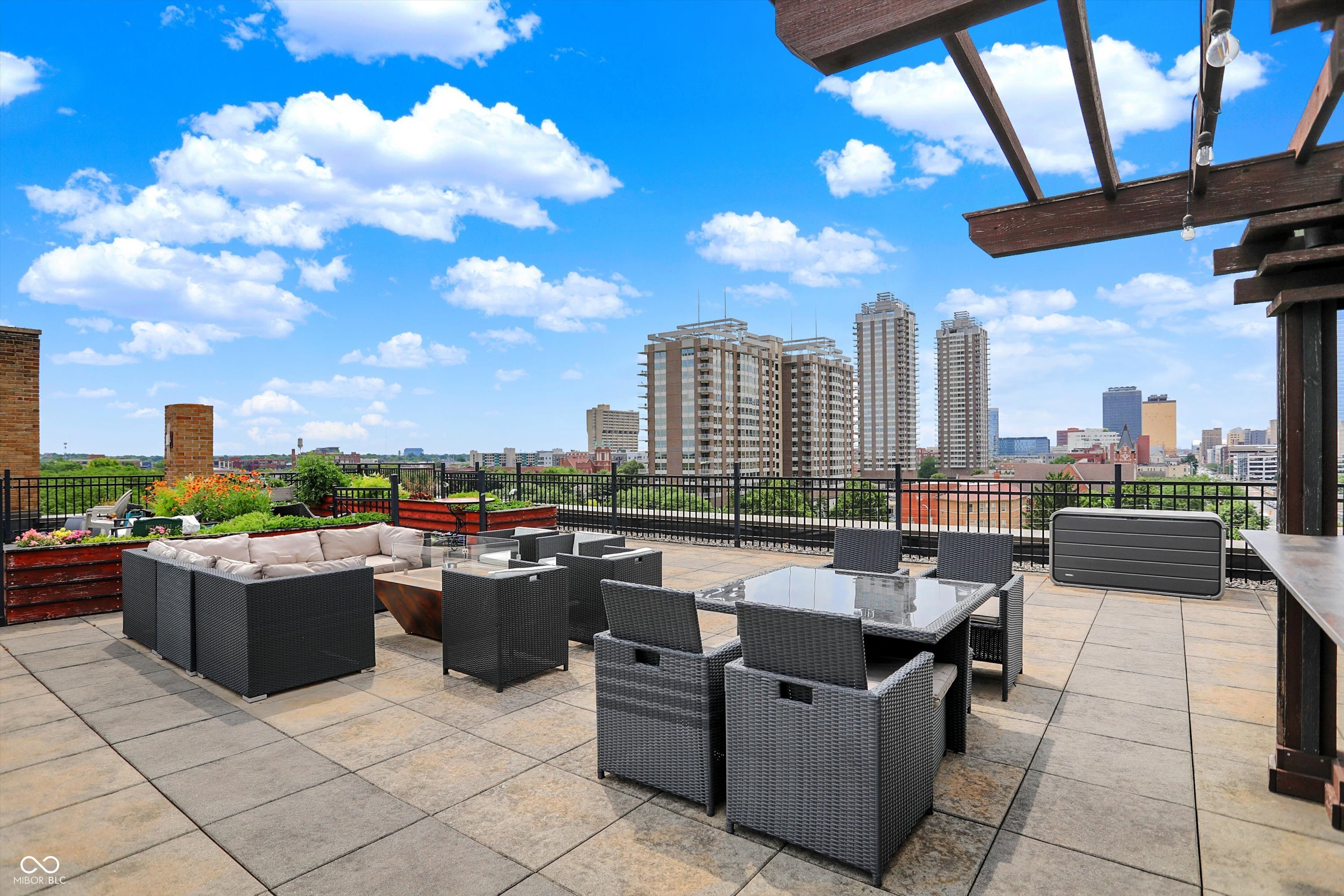 Property Photo:  825 N Delaware Street 4B  IN 46204 