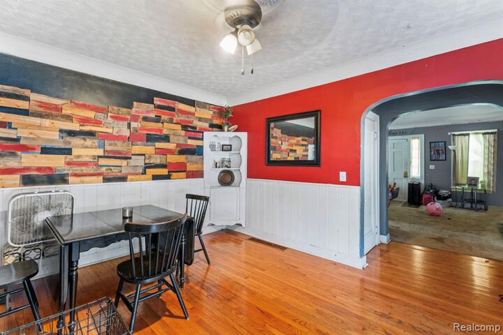 Property Photo:  417 E Oregon Street  MI 48446 2396 