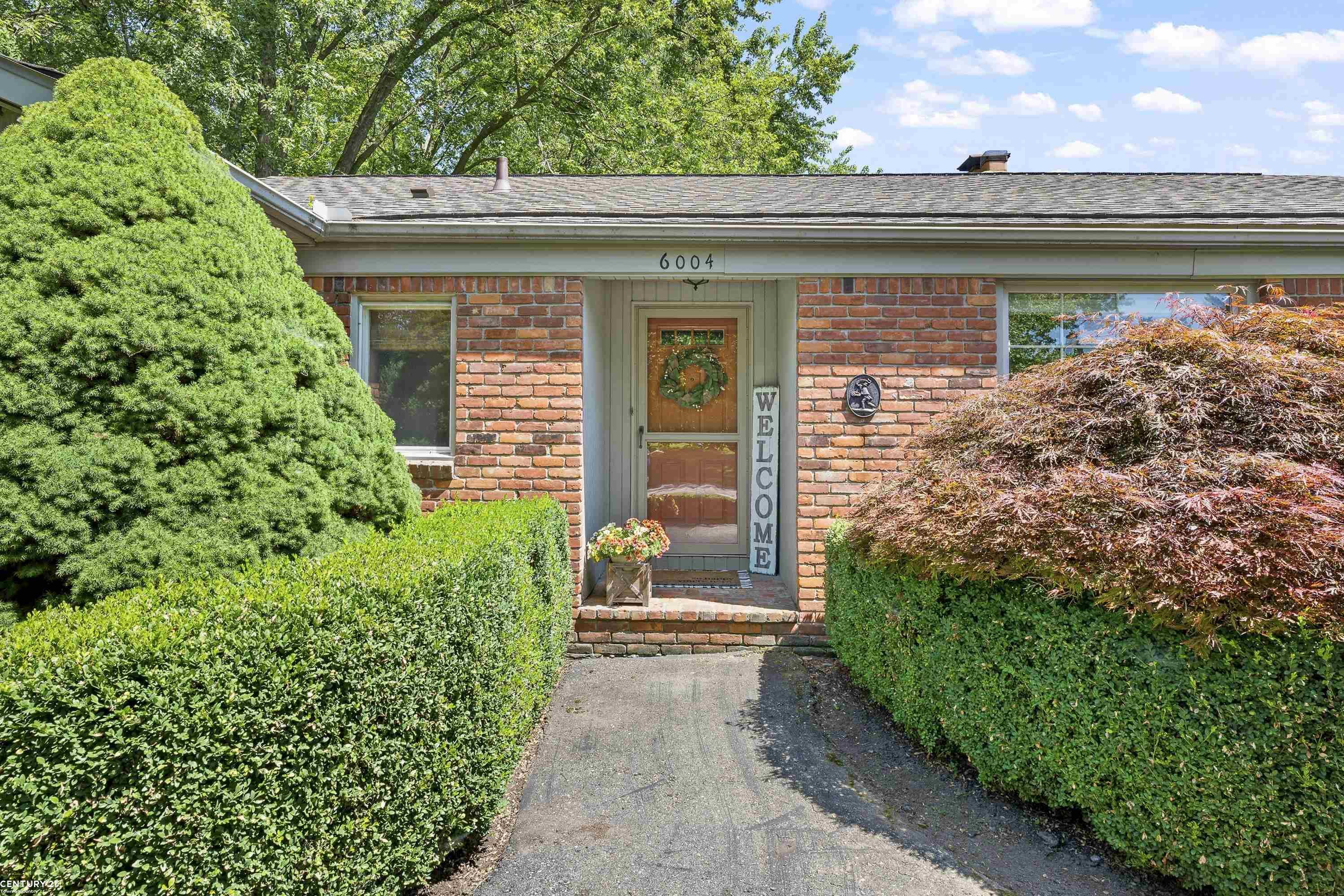 Property Photo: 6004 Hickory Lane MI 48094