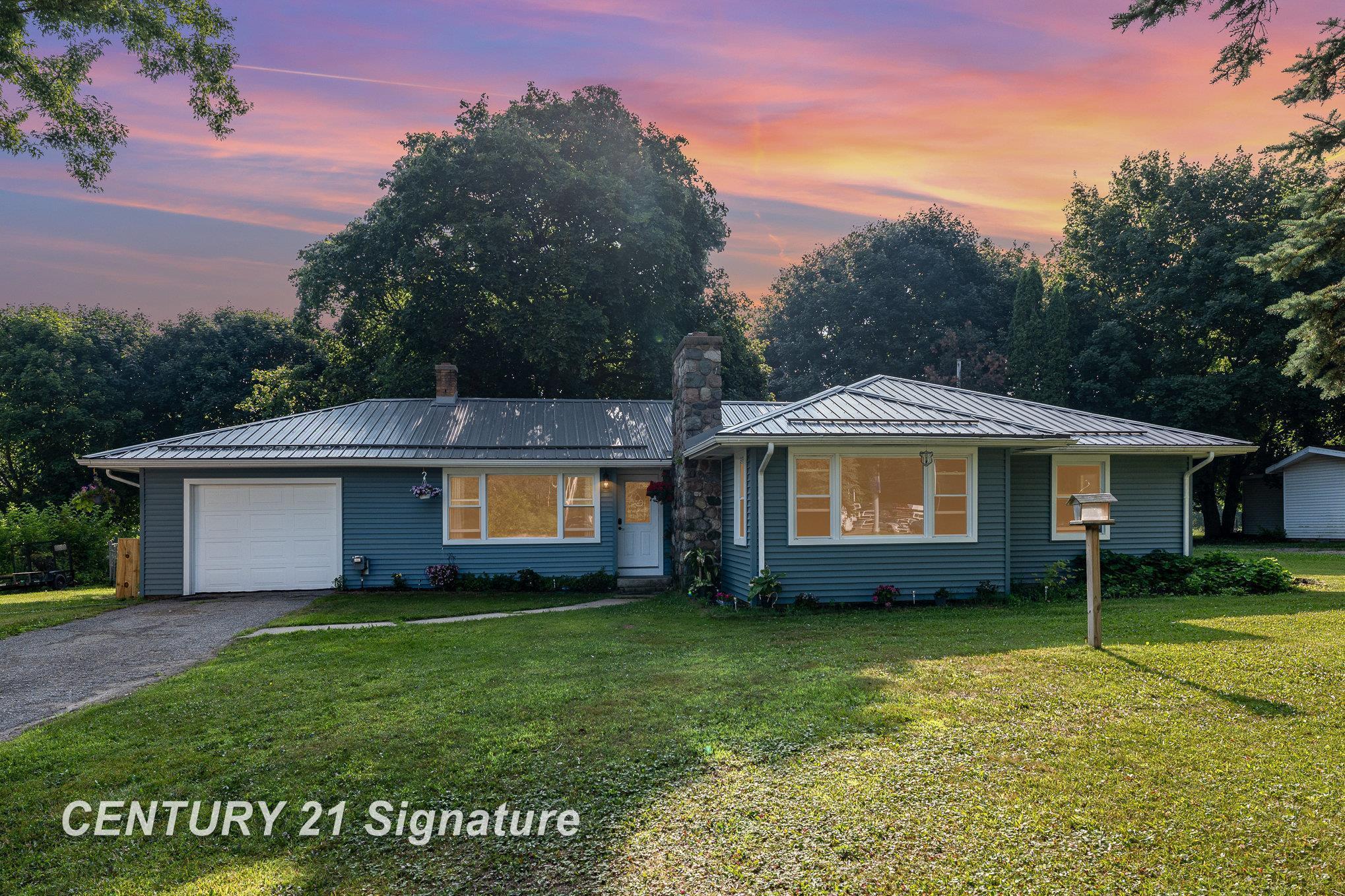 Property Photo: 319 S M-18 Road MI 48624