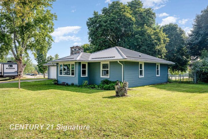 319 S M-18 Road  Gladwin MI 48624 photo