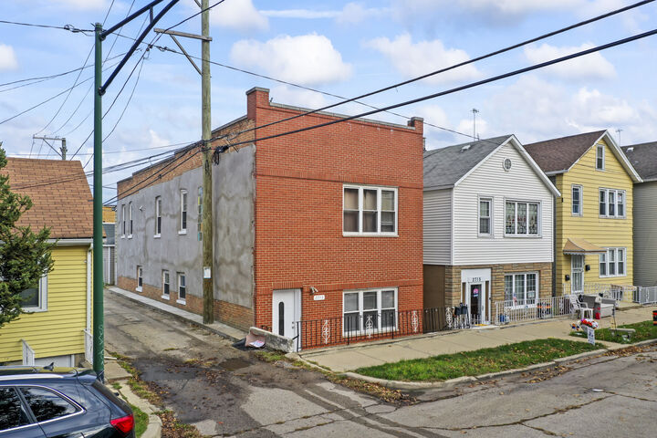Property Photo:  2713 S Crowell Street  IL 60608 