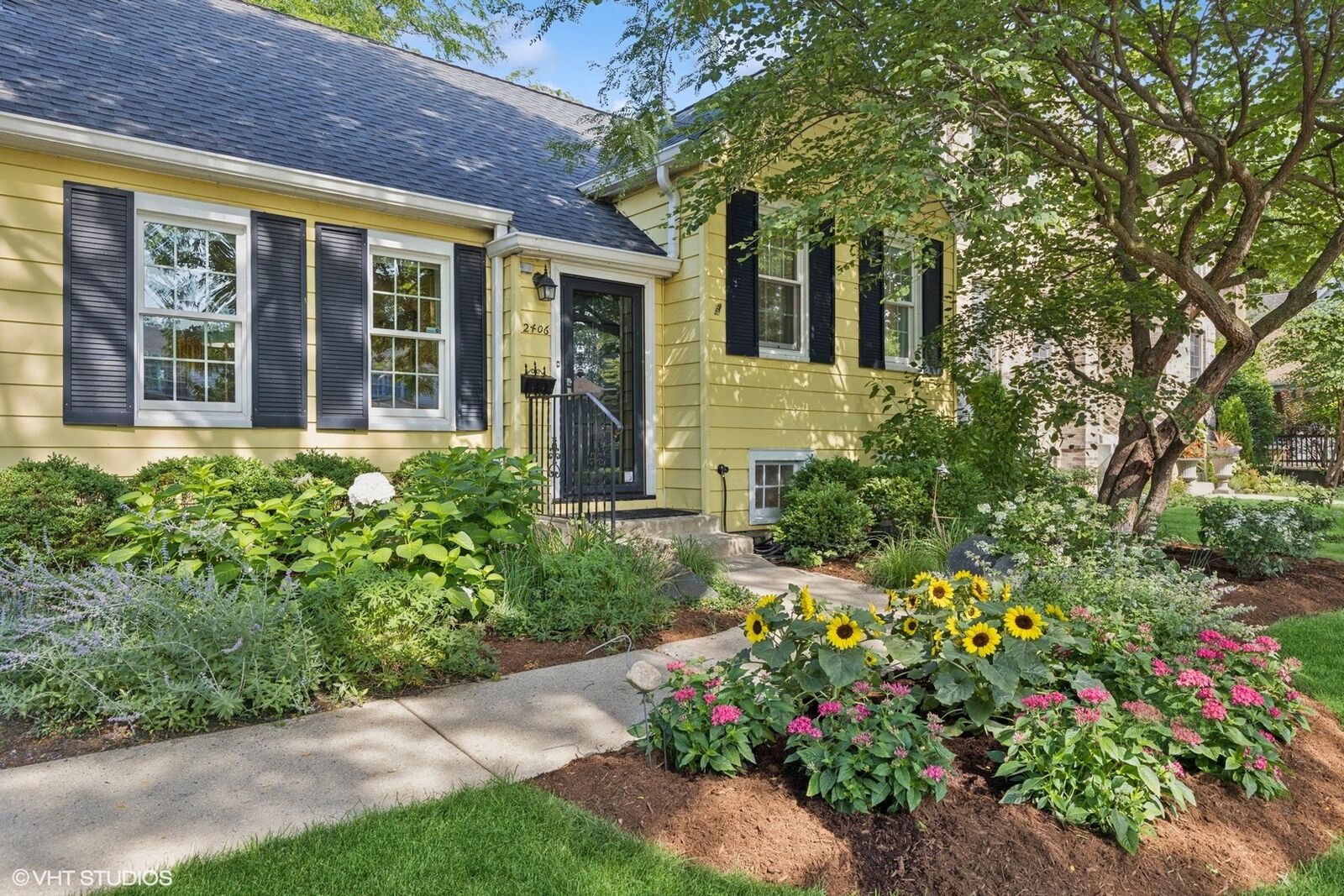 Property Photo:  2406 Cowper Avenue  IL 60201 