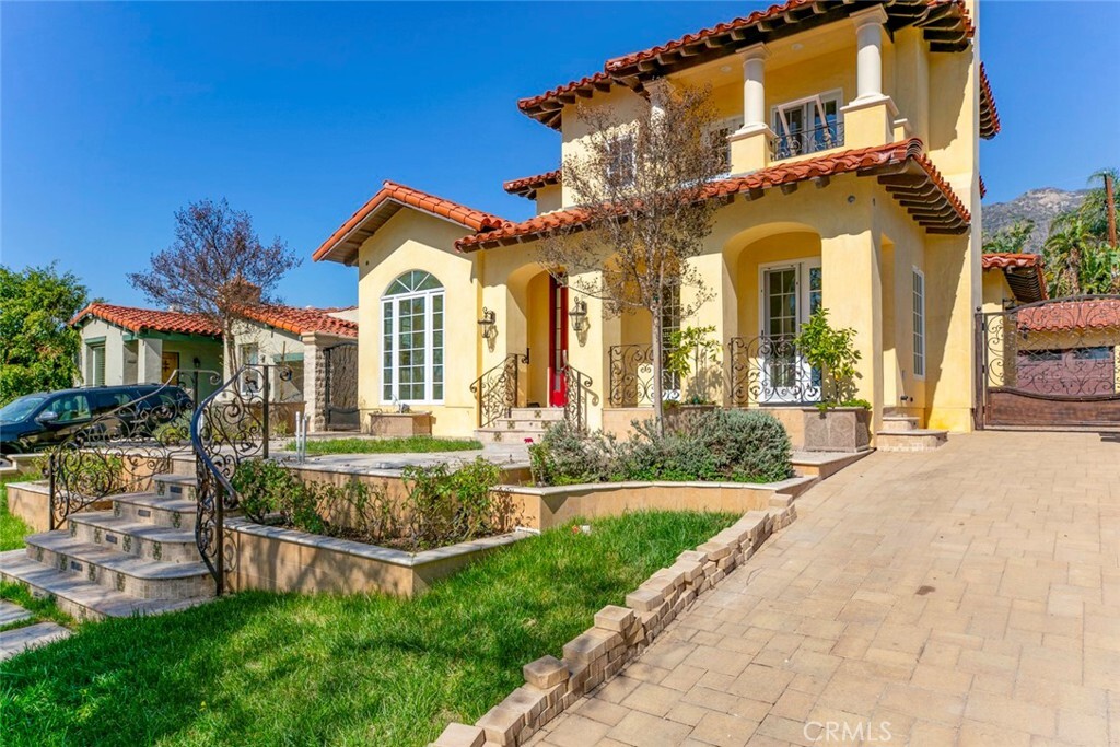 Property Photo: 1953 Bellevue Drive CA 91201