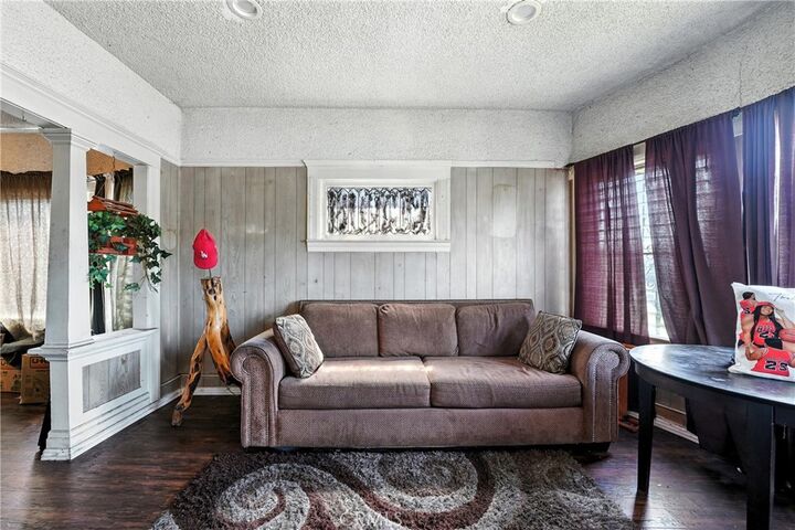 Property Photo: 1459 E 43rd Street CA 90011