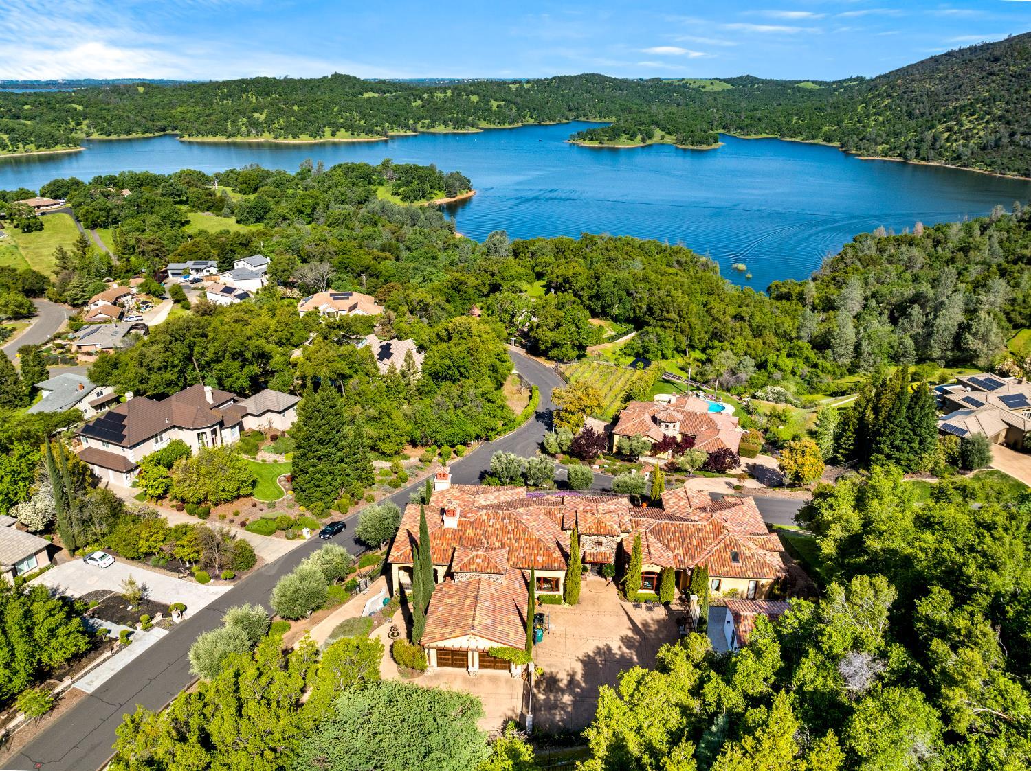 Property Photo: 721 Shoreline Pointe CA 95762