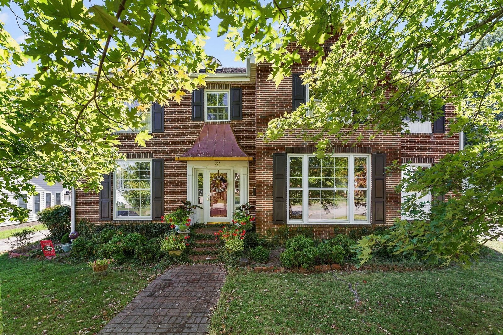 Property Photo:  307 W Main St  TN 37166 