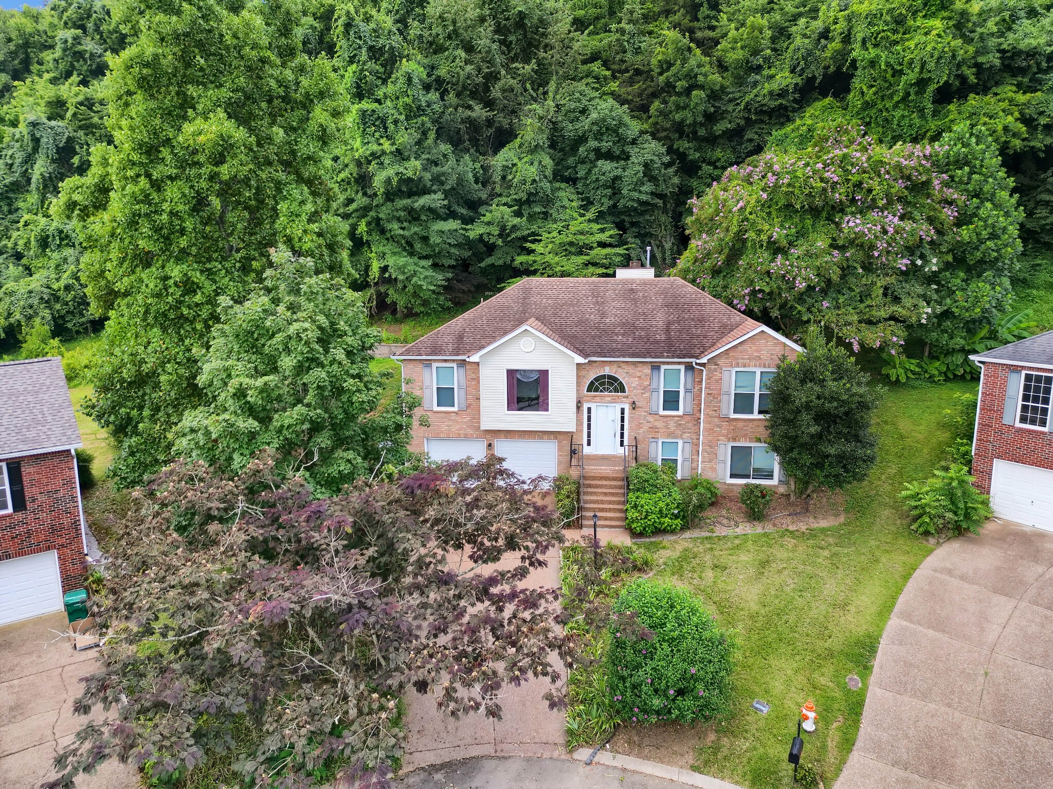 Property Photo:  609 Glenridge Close  TN 37221 