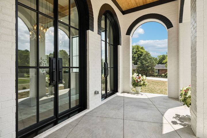 Property Photo:  1110 Lipscomb Dr  TN 37027 