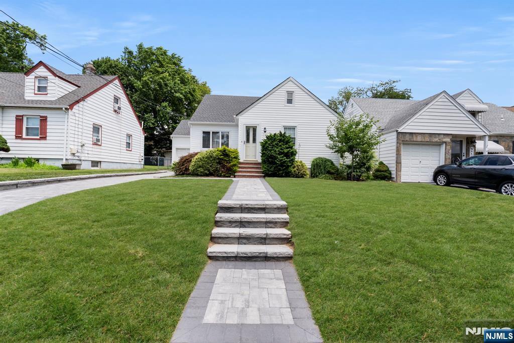 Property Photo:  338 South Parkway  NJ 07014 