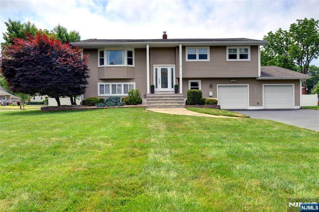 19 Reynolds Road  Pequannock Township NJ 07440 photo