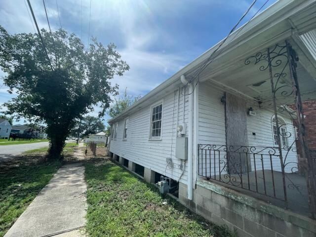 Property Photo:  3400 Mandeville Street  LA 70122 