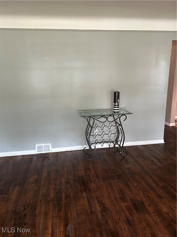 Property Photo:  575 W Glendale Street  OH 44146 