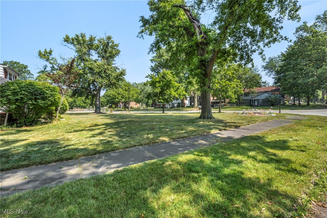 Property Photo: 2186 Mount Vernon Boulevard OH 44112