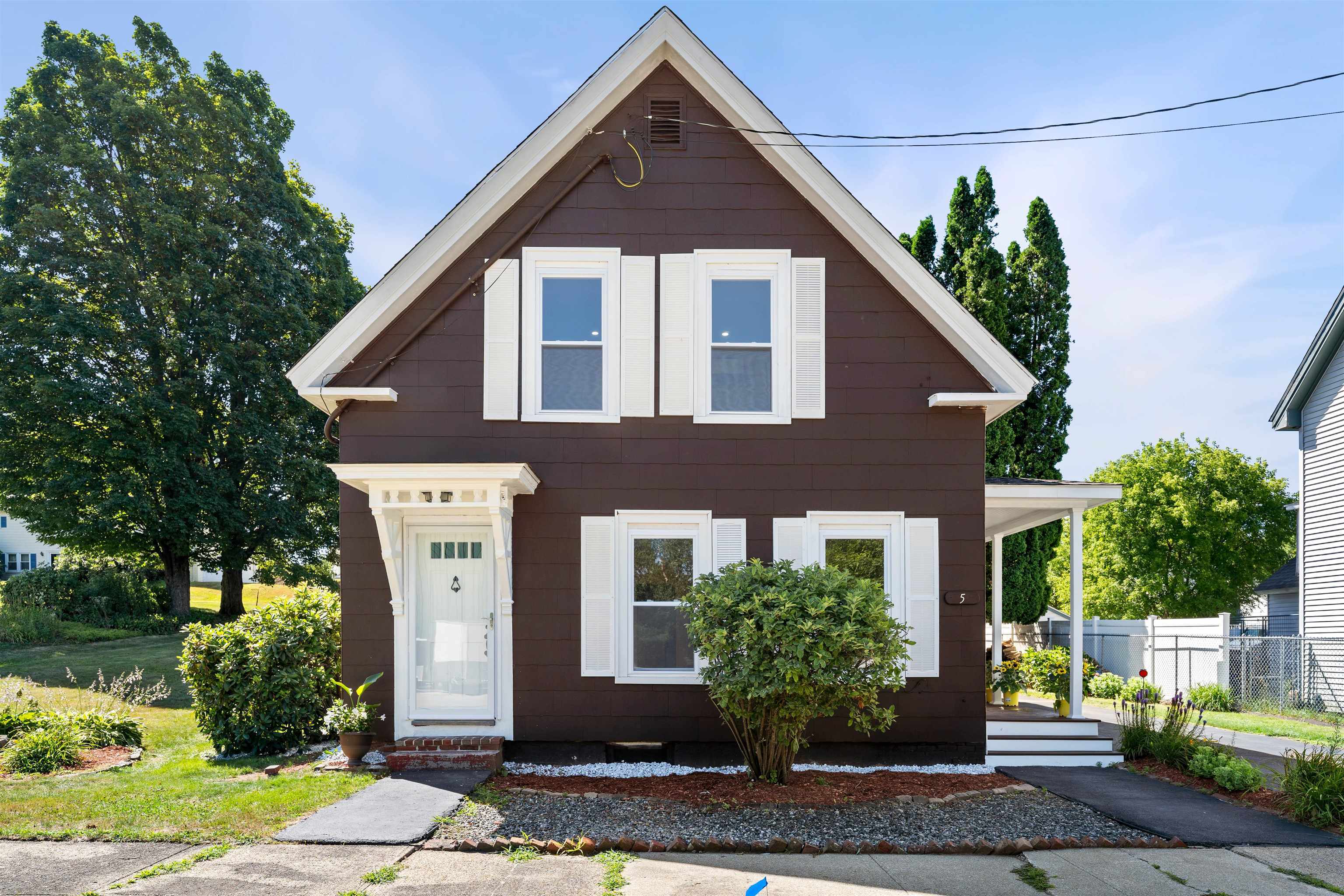 Property Photo:  5 Bartlett Street  NH 03275 