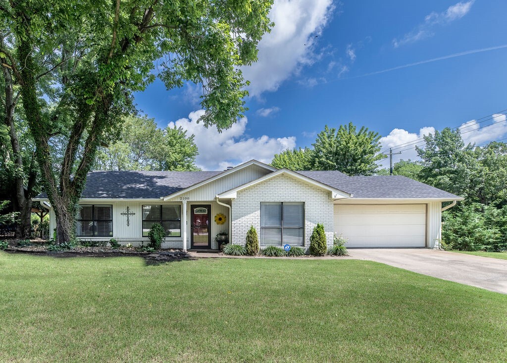 2100 W Loren Circle  Fayetteville AR 72701 photo