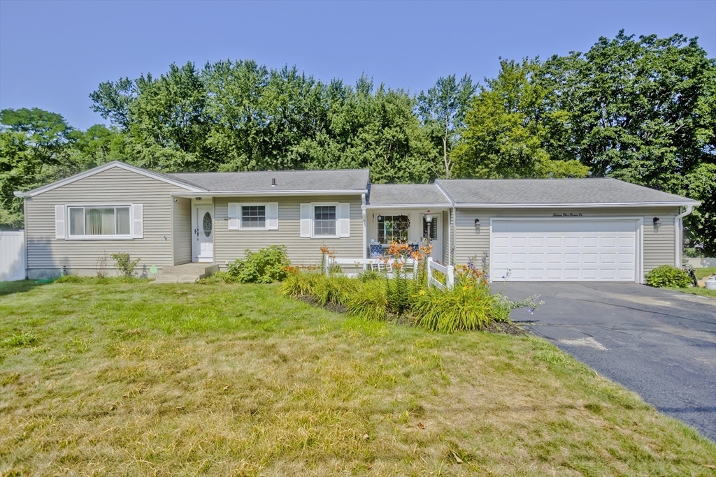 Property Photo:  16 Fairhaven Dr  MA 01028 